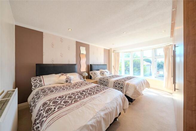 6 bed Semi-Detached for sale Image 5