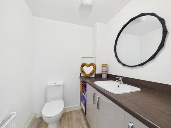 3 bed Semi-Detached for sale Image 12