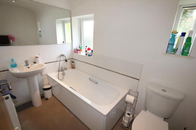 Bathroom 18 Up corne