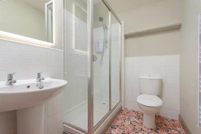 1 bed Apartment to rent Image 6
