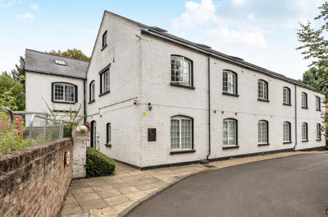 London Road, Mitcham, CR4