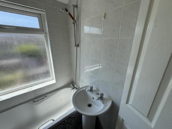 2 bed Terraced to rent Image 11