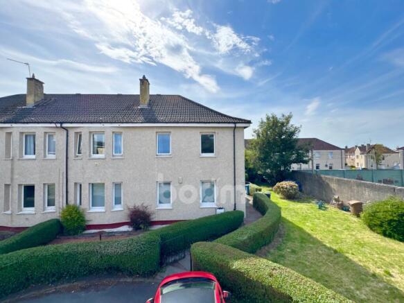 NETHERHILL ROAD, PAISLEY THREE BEDROOM LOWER COTTA