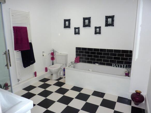 Photo 10