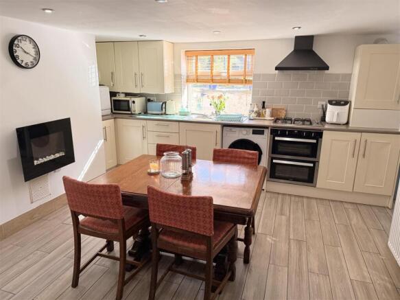 2 bed Terraced for sale Image 4