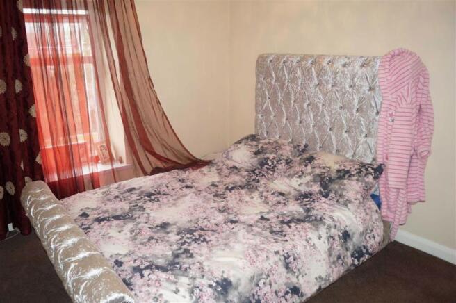 BEDROOM 1 (FRONT)