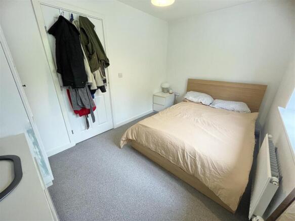 2 bed Terraced to rent Image 9