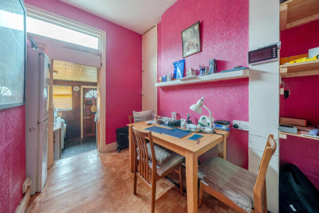 1432497-9-69c268d...