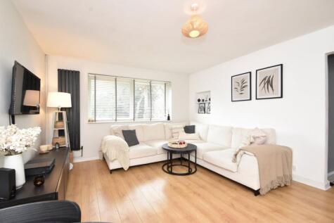 Layton Court, Weybridge, KT13
