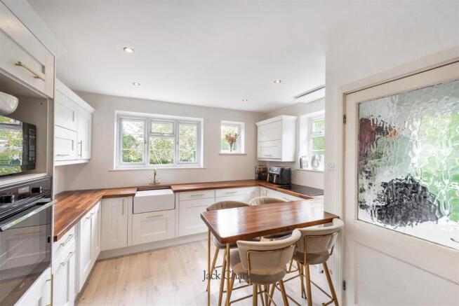 8 The Ridgeway, TN10 4NQ 003.jpg