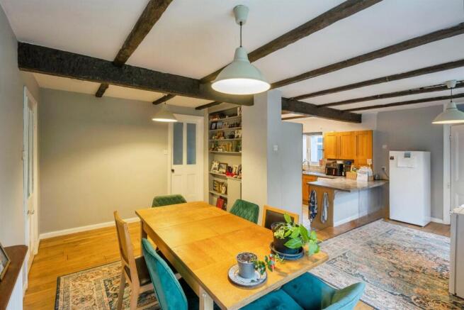 5 bed Cottage for sale Image 4