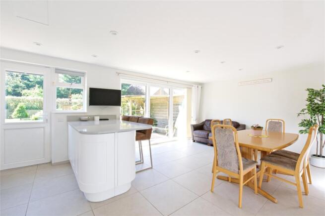 Kitchen/Dining Area