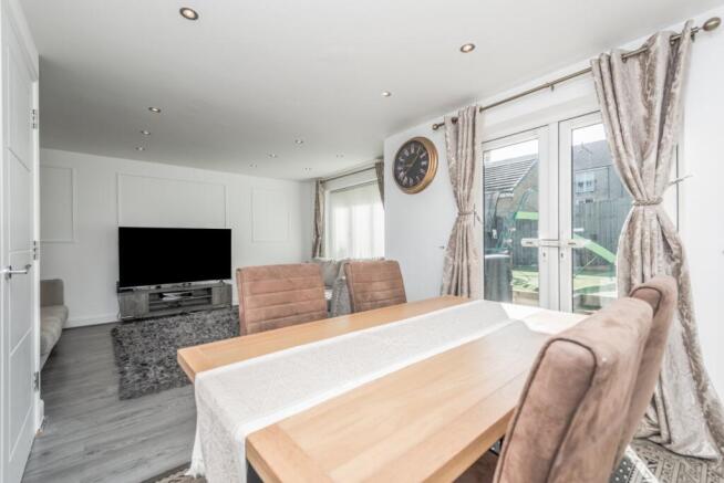 4 bed Detached for sale Image 5