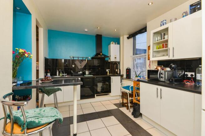 Kitchen (Flat 1)