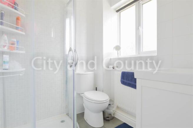 ensuite.jpg