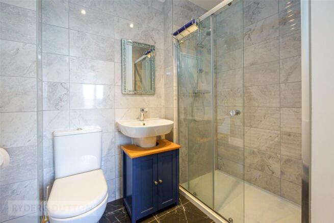 4 bed Detached for sale Image 10
