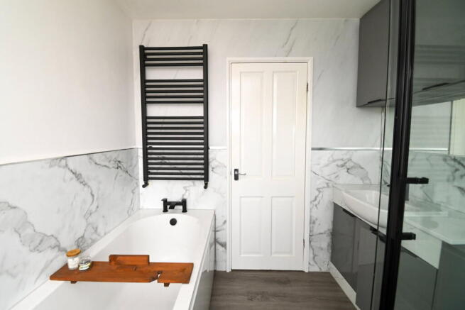 3 bed Semi-Detached for sale Image 10
