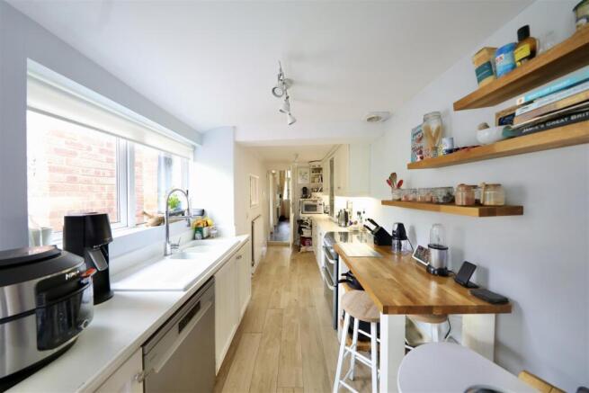 3 bed Terraced for sale Image 3