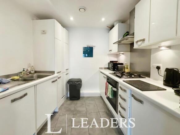 e24e0f20-kitchen