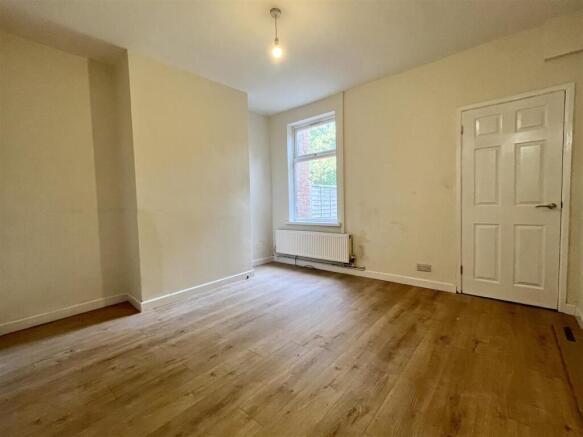 BACK LIVING ROOM