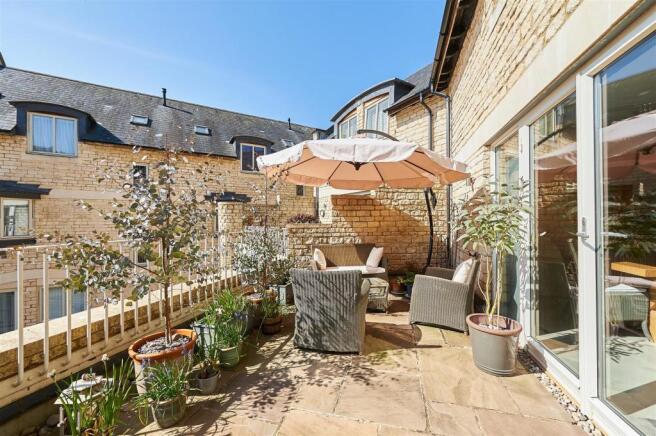 9 Midland Close-25.jpg