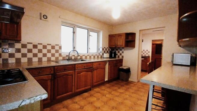 Kitchen1.jpg
