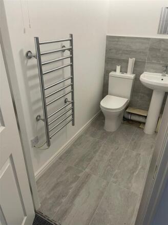 2 bed Apartment to rent Image 8