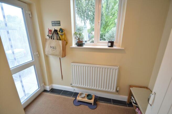 REAR BOOT ROOM/UTILITY