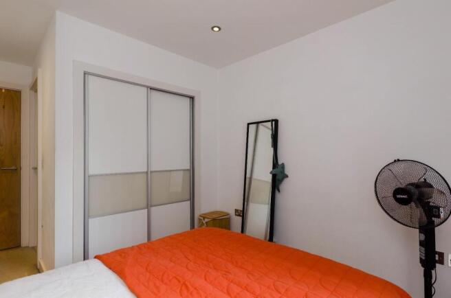 2 bed Flat to rent Image 6
