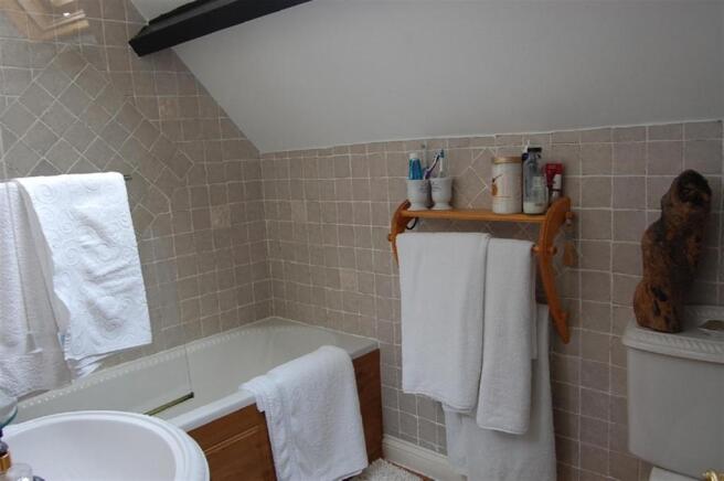 Bathroom 1: