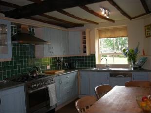 Fitted dining kitchen.