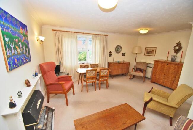 Sitting/Dining room