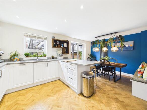 Kitchen / Dining