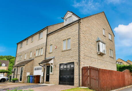 Holmefield Gardens, Barrowford, Nelson, BB9 8NW