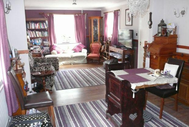 SITTING/DINING ROOM