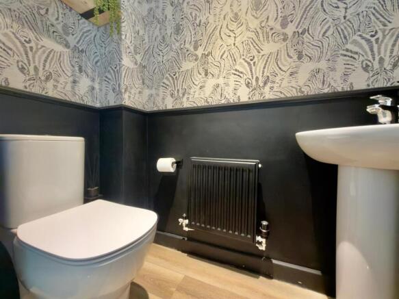 4 bed Semi-Detached to rent Image 12