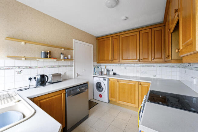 Hillend Crescent, Clarkston, Glasgow photo 4