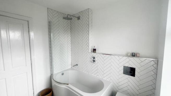 BATHROOM 5