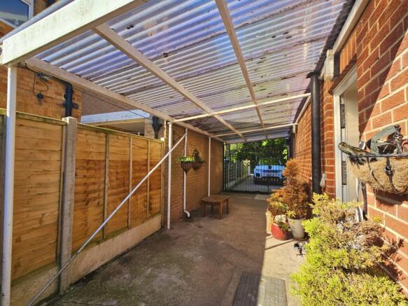 3 bed Semi-Detached for sale Image 12
