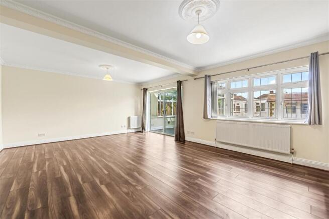 49 Orchard Way Ashford TW15 3AU-7.JPG
