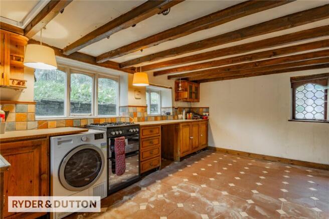 4 bed Detached for sale Image 8