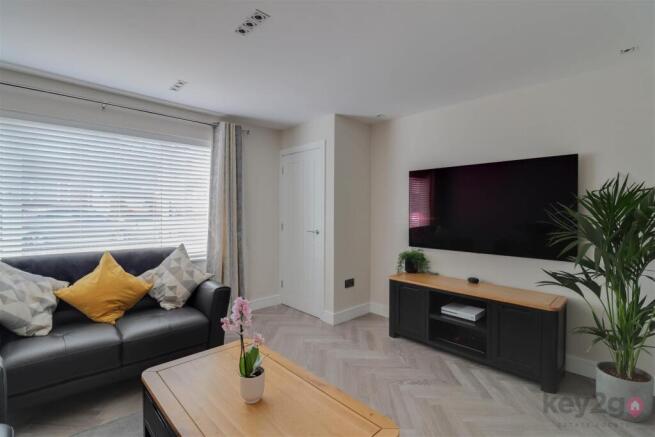 3 bed Semi-Detached for sale Image 4