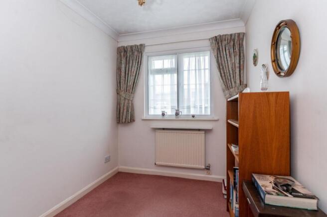 Bedroom 3/study