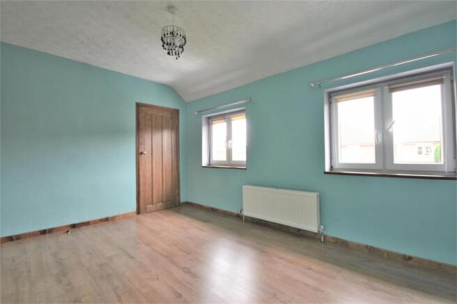Bedroom 1 Hawthorn.JPG