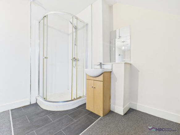 1 bed House Share to rent Image 4