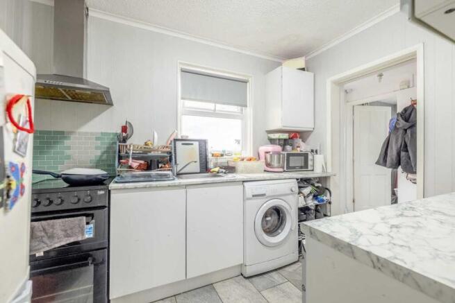 Uxbridge Road, Slough, SL2 photo 4