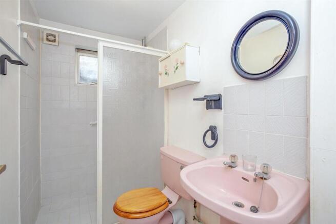 Bedroom One En-Suite.jpg
