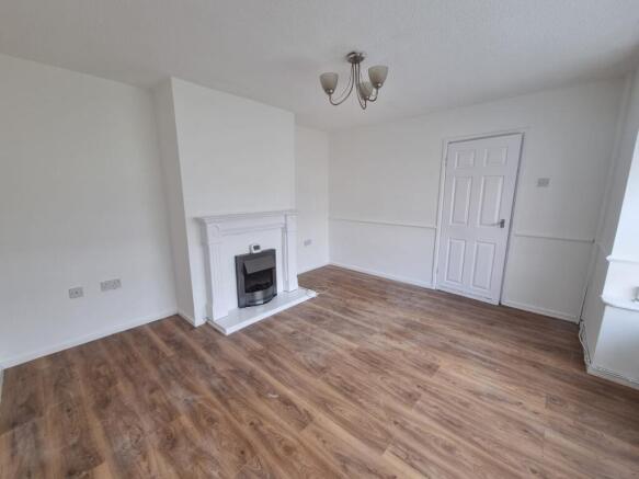 3 bed Terraced to rent Image 5