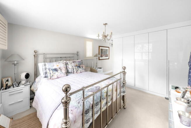 4 bed Detached for sale Image 12