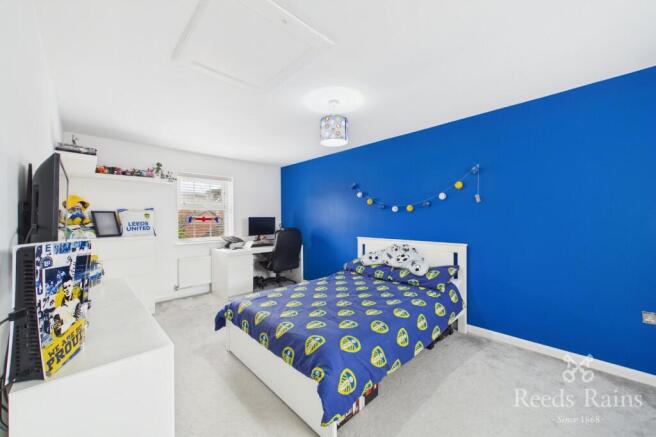 4 bed Detached for sale Image 7